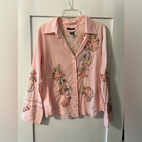 Tops - Pink embroidered button down shirt
